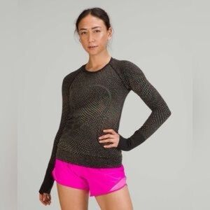 Lululemon Swiftly Tech Long Sleeve 2.0
Grid Warp Black / Neon Multi